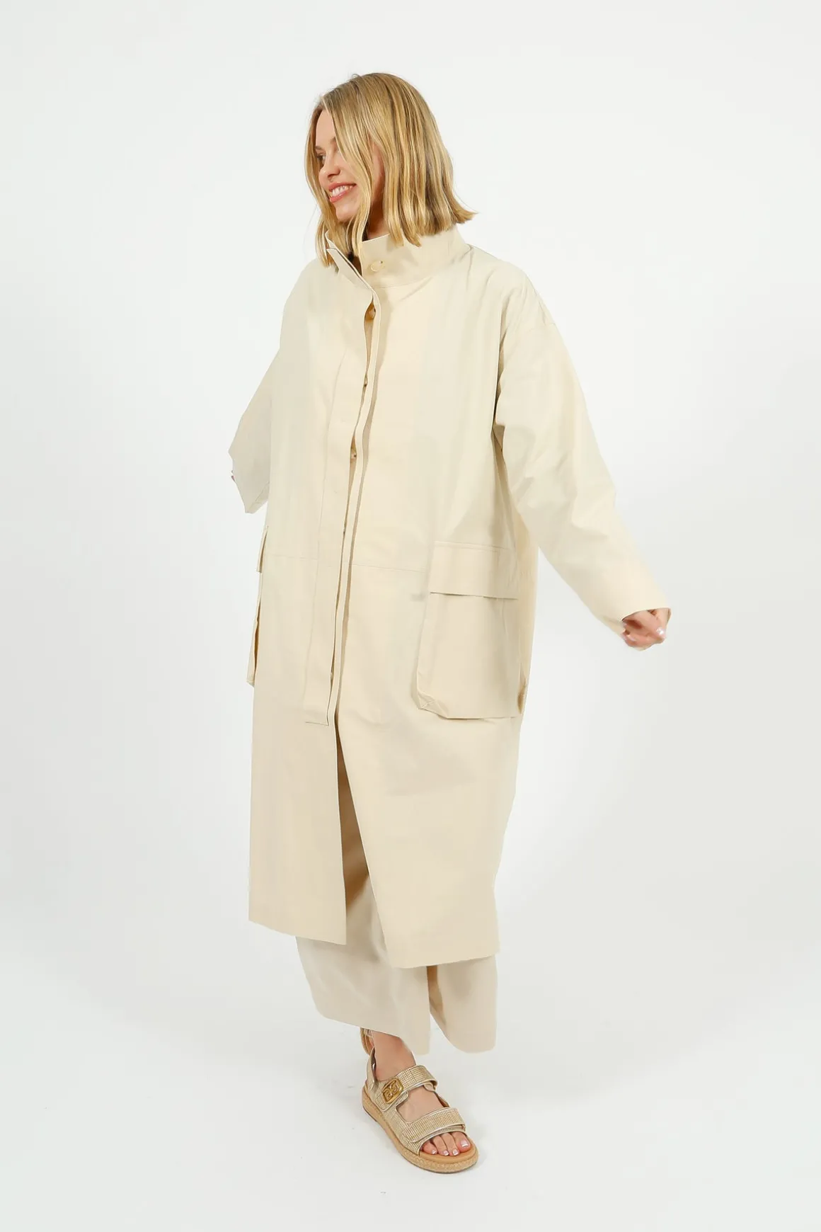 EP CT3001 Oversized Mac in Beige