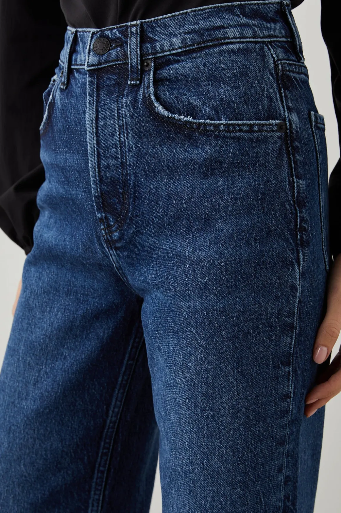 RAILS Getty in Moonlit Ocean