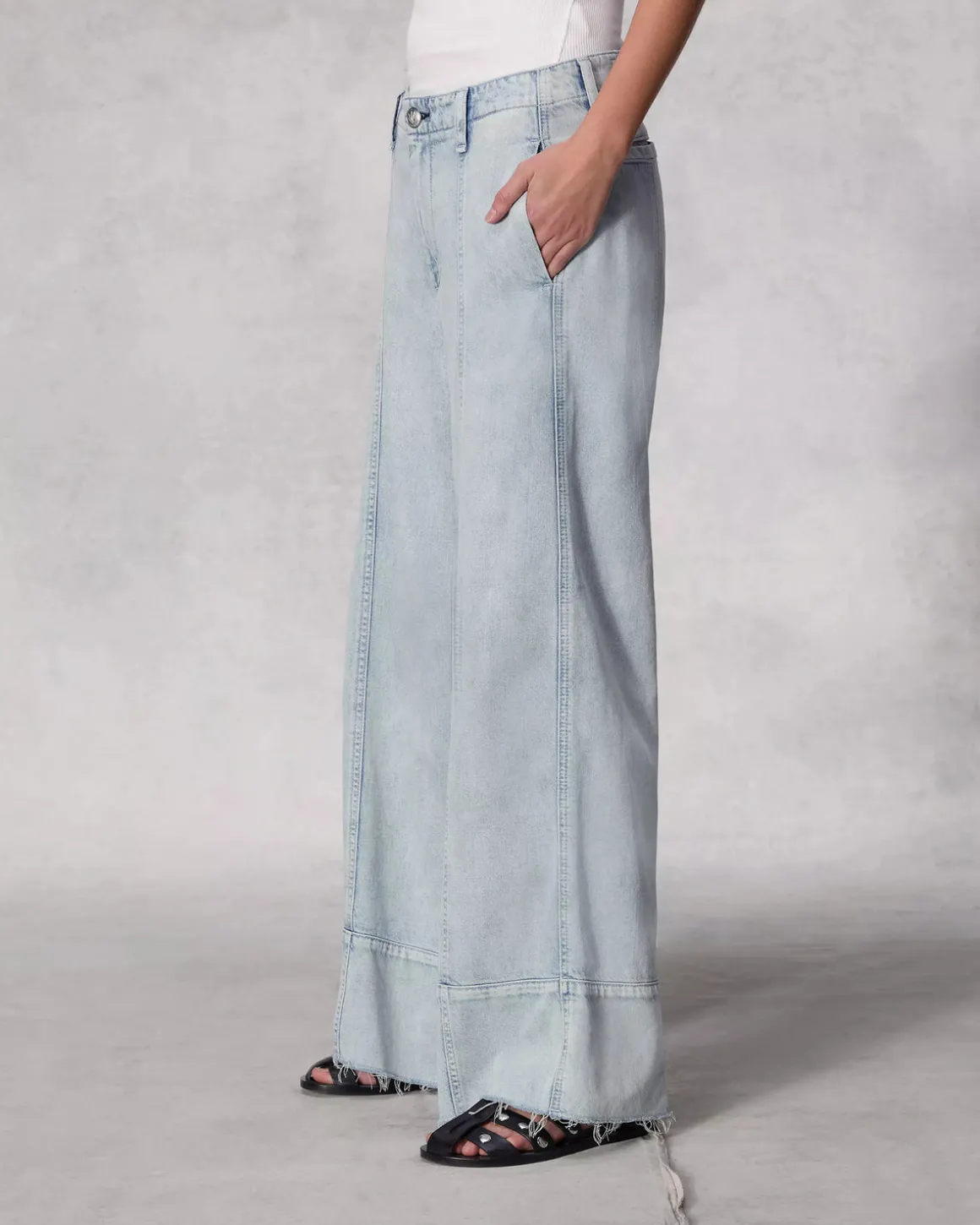 Ru0026B Featherweight Arianna Cropped Palazzo in Aliah