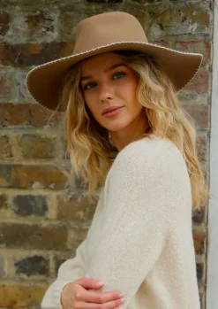 Ru0026B Ingrid Fedora in Camel