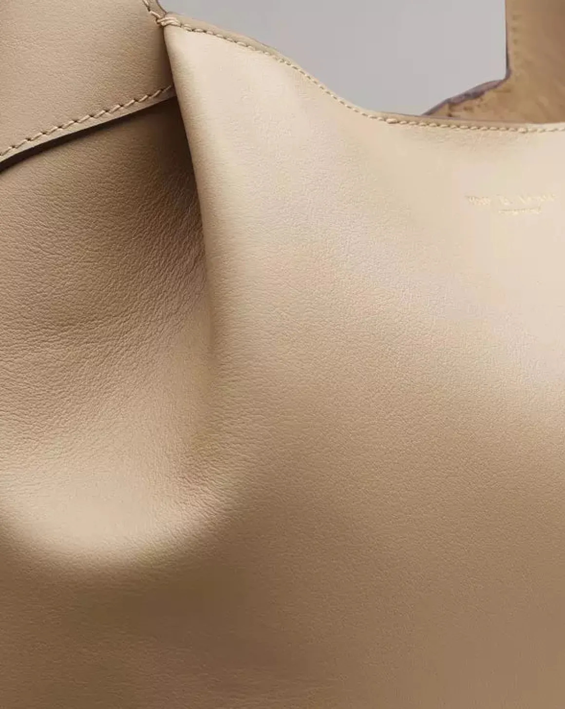 Ru0026B Slade Tote in Cream